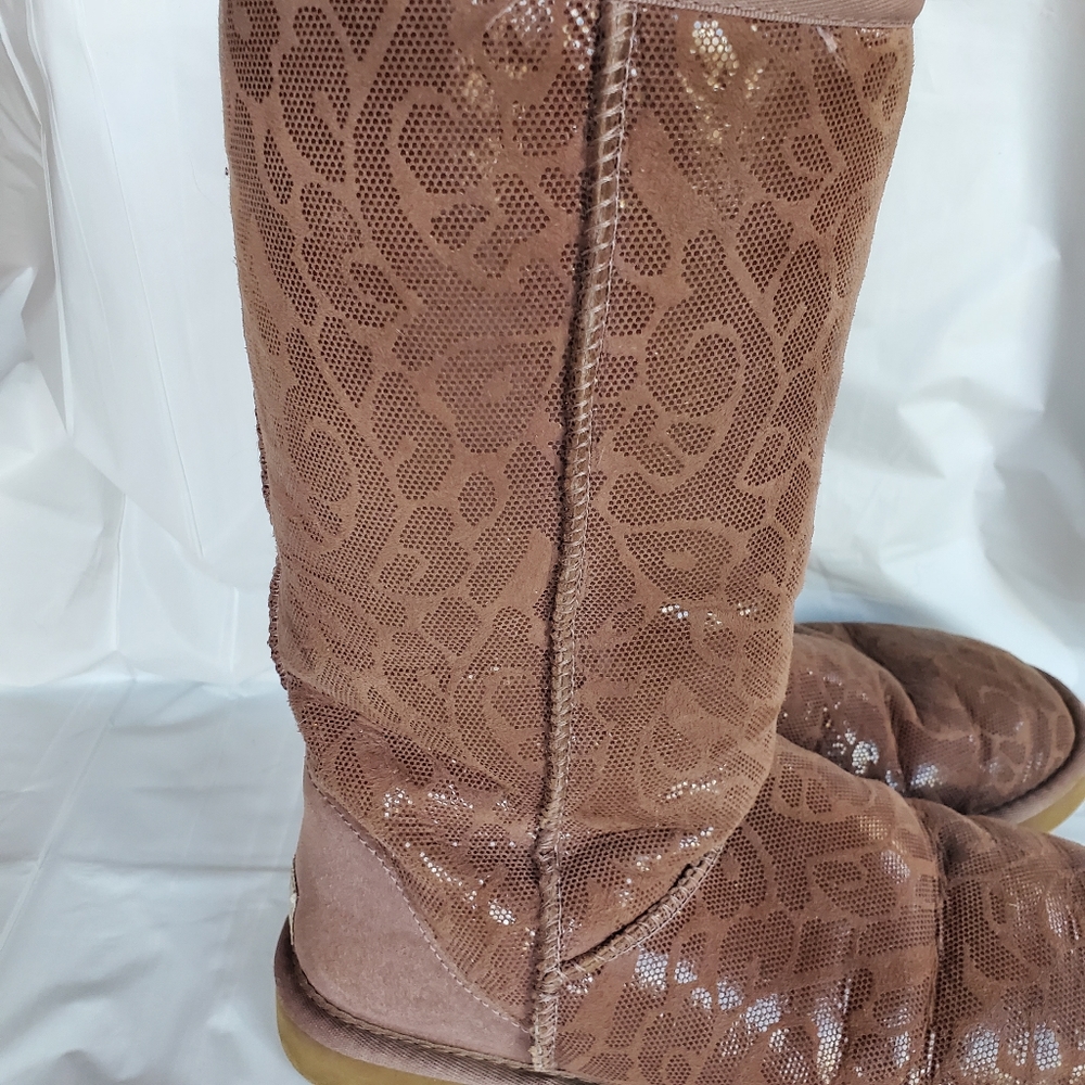 Pink lace style Ugg boots - Picture 7 of 9